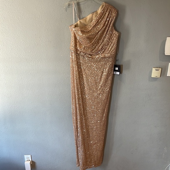 Ieena for Mac Duggal SEQUINED RUCHED ONE SHOULDER GOWN NWT - Picture 4 of 14